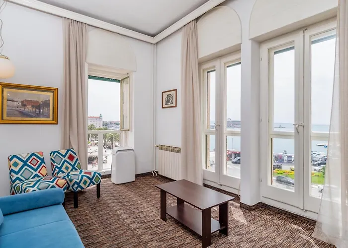 Bellevue 3* Σπλιτ