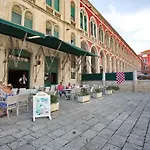 Bellevue 3* Сплит