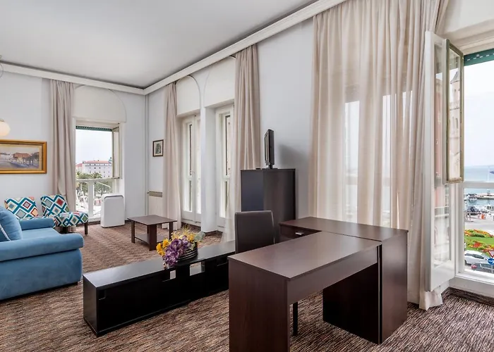 Bellevue 3* Split