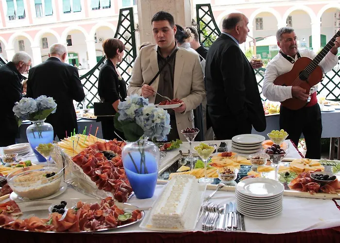 Bellevue 3* Split